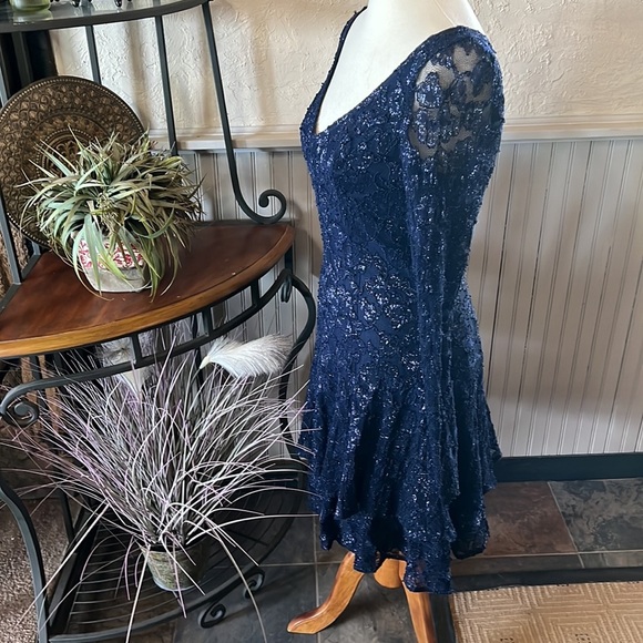 Cache Dress - Picture 3 of 6